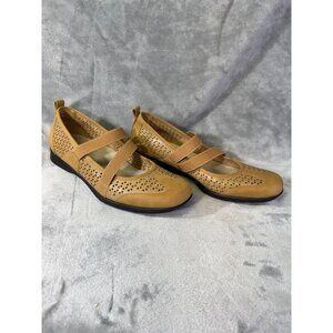 Trotters womens shoes 10.5M Tan Mary Jane W Cutout Detail & Elastic Strap